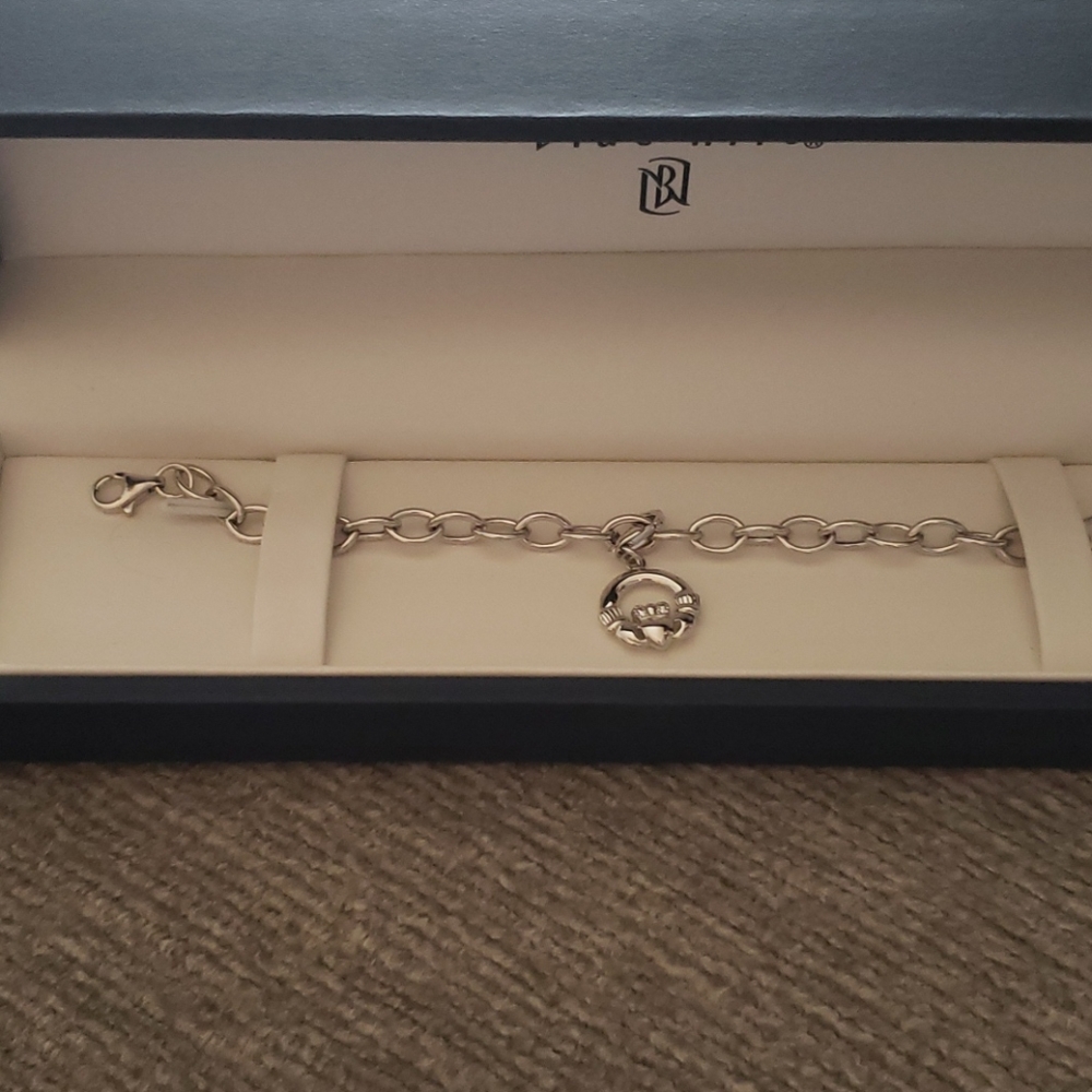 Blue Nile sterling silver charm bracelet Claddagh